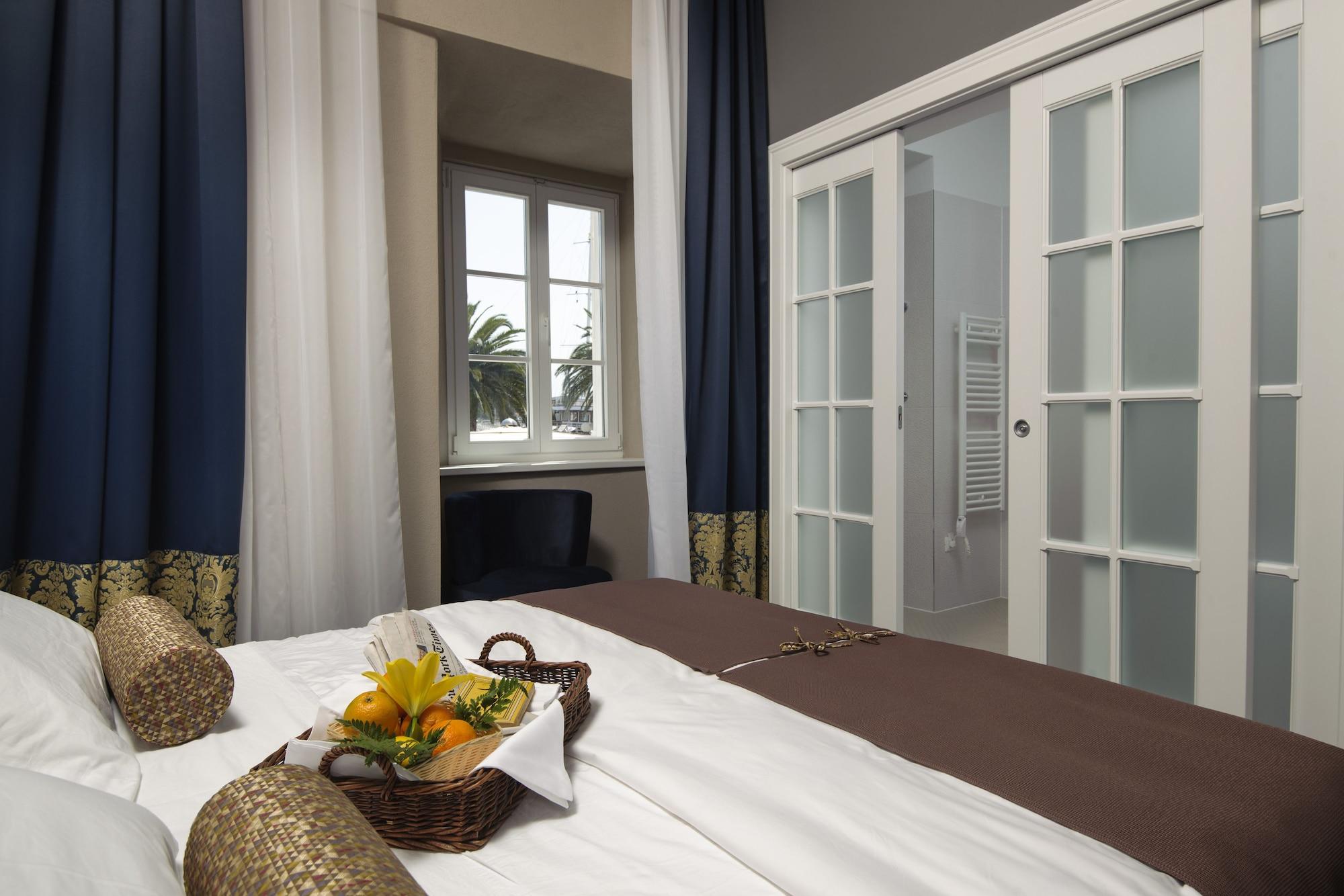 XII Century Heritage Hotel Trogir Buitenkant foto