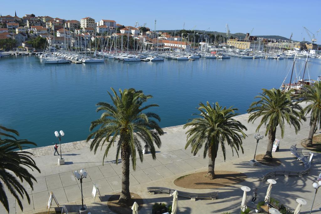 XII Century Heritage Hotel Trogir Buitenkant foto